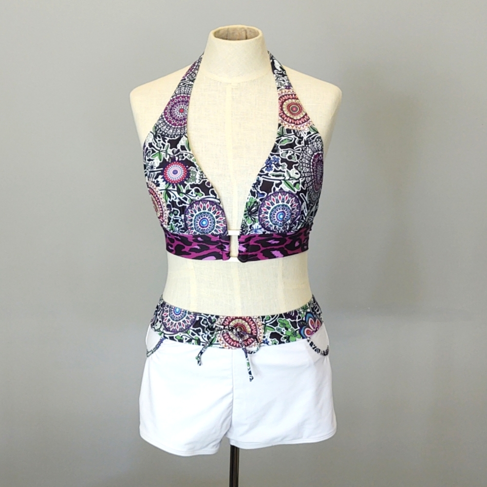 Halter-style bikini top & shorts swimsuit - Size L - EUC